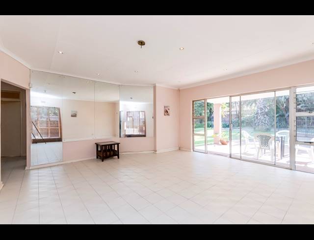 4 BEDROOM HOUSE RENTED IN GALLO MANOR